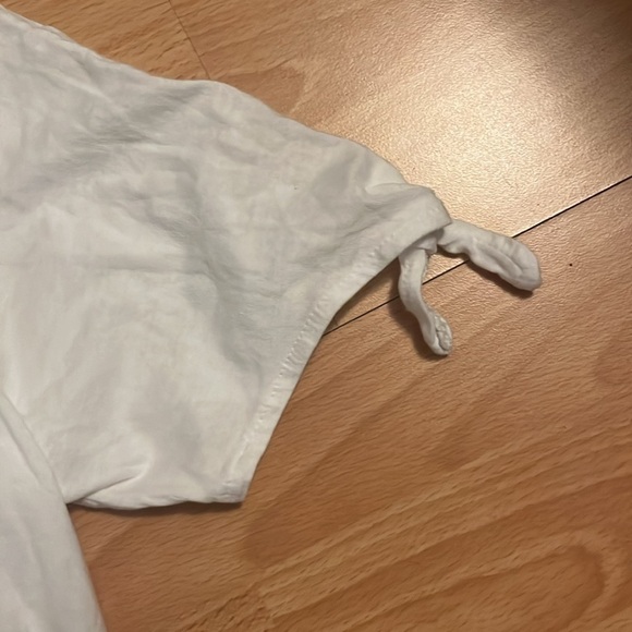 4/$20 Women’s plain white t-shirt size large, decorative ties on sleeves - Picture 2 of 4